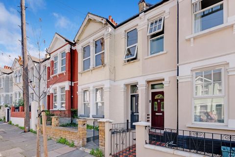 Berrymead Gardens, Acton W3