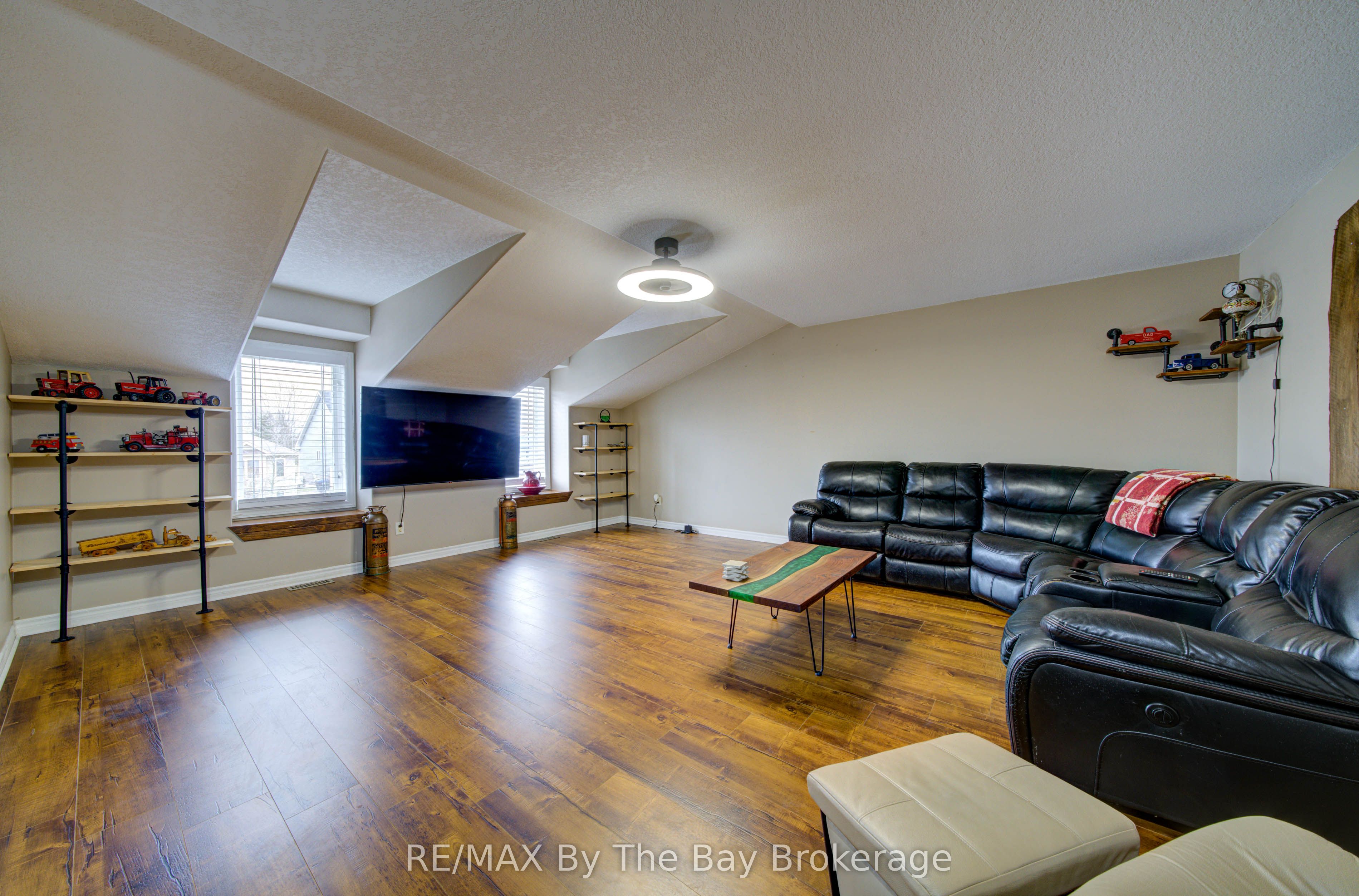 229 Atkinson Street, Clearview, ON, L0M 1S0 photo 4