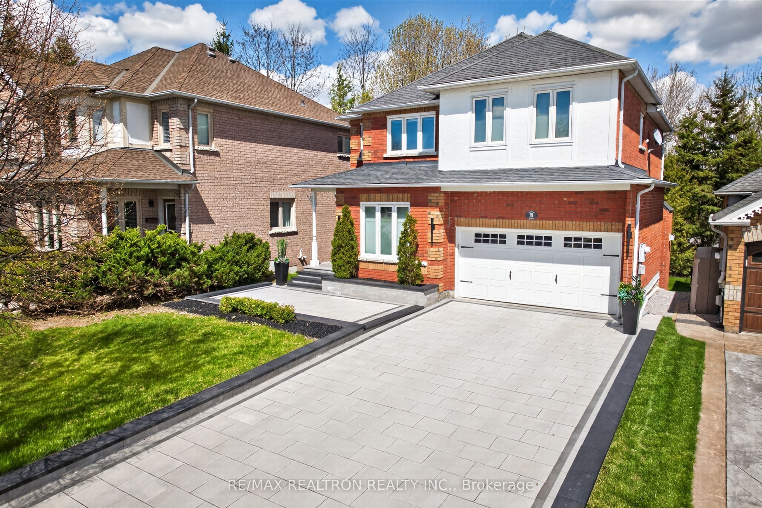 5 Yvonne Place, Aurora, ON, L4G 7E5 photo 2