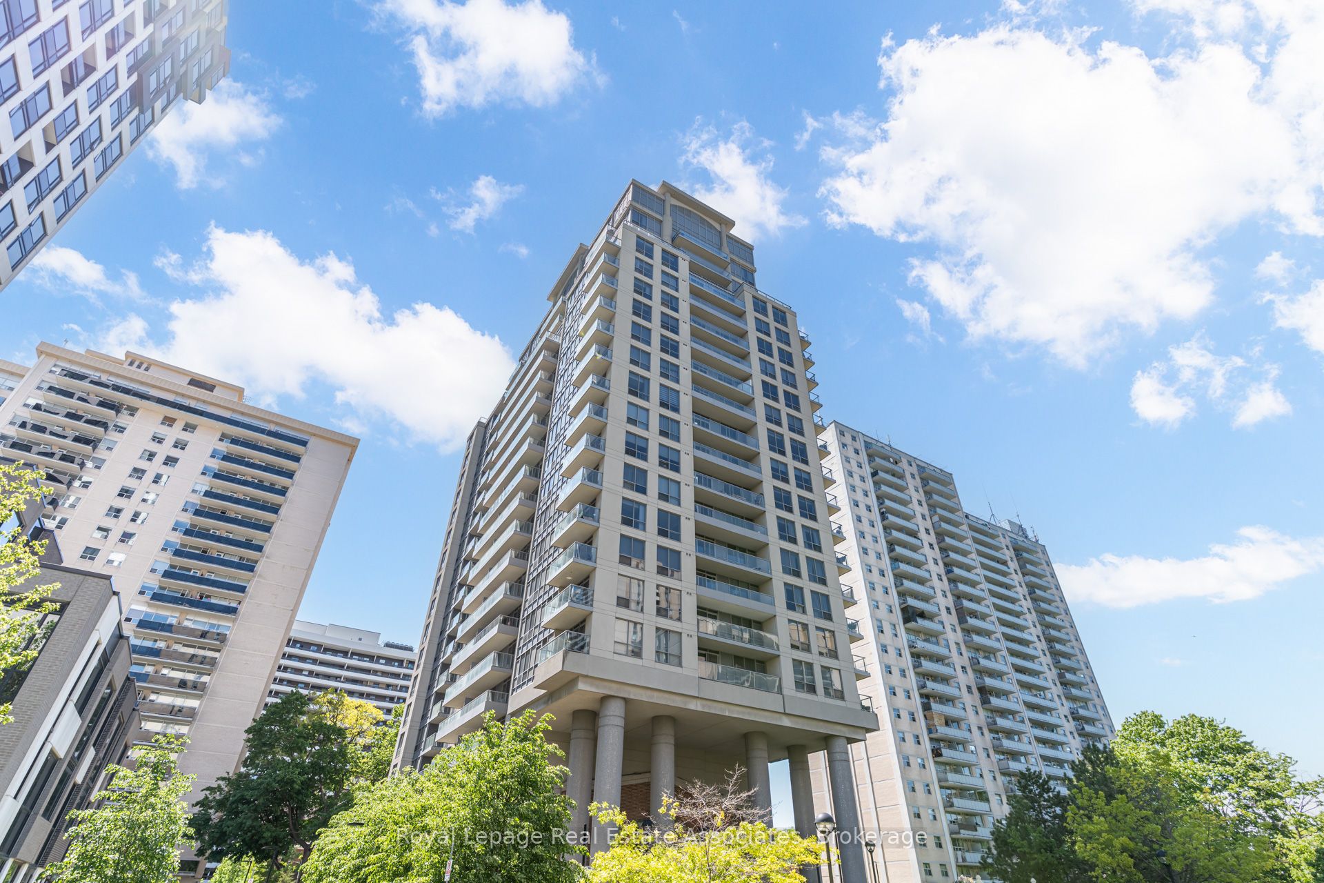 705-70 High Park Avenue, Toronto, ON, M6P 1A1
