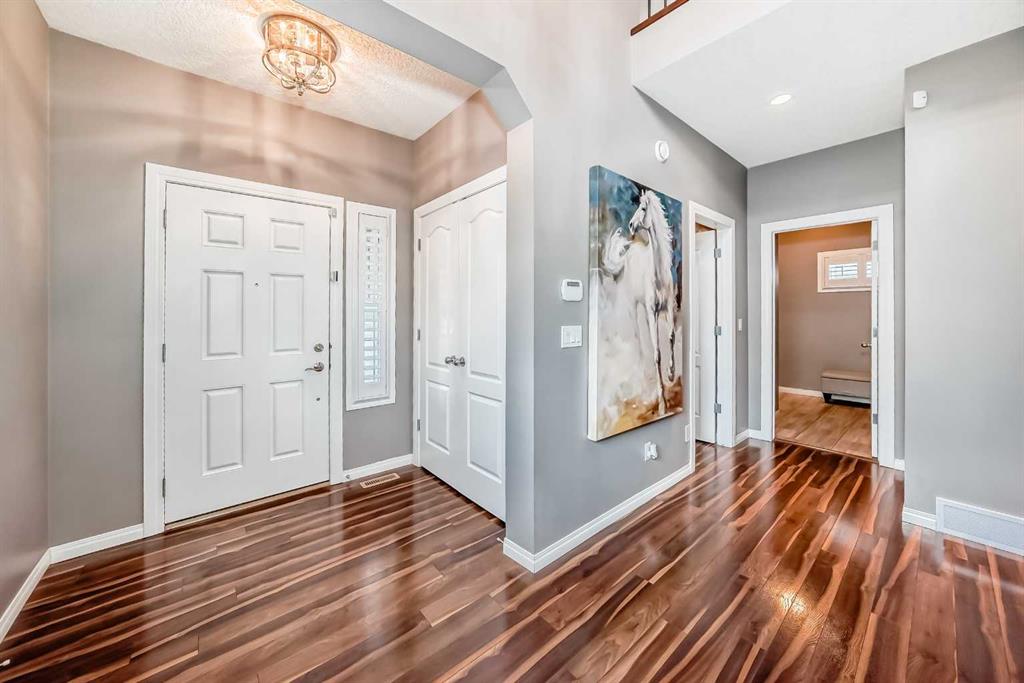 Additional image 3 of 71 Hillcrest Street SW, Airdrie, AB, T4B 0Y7