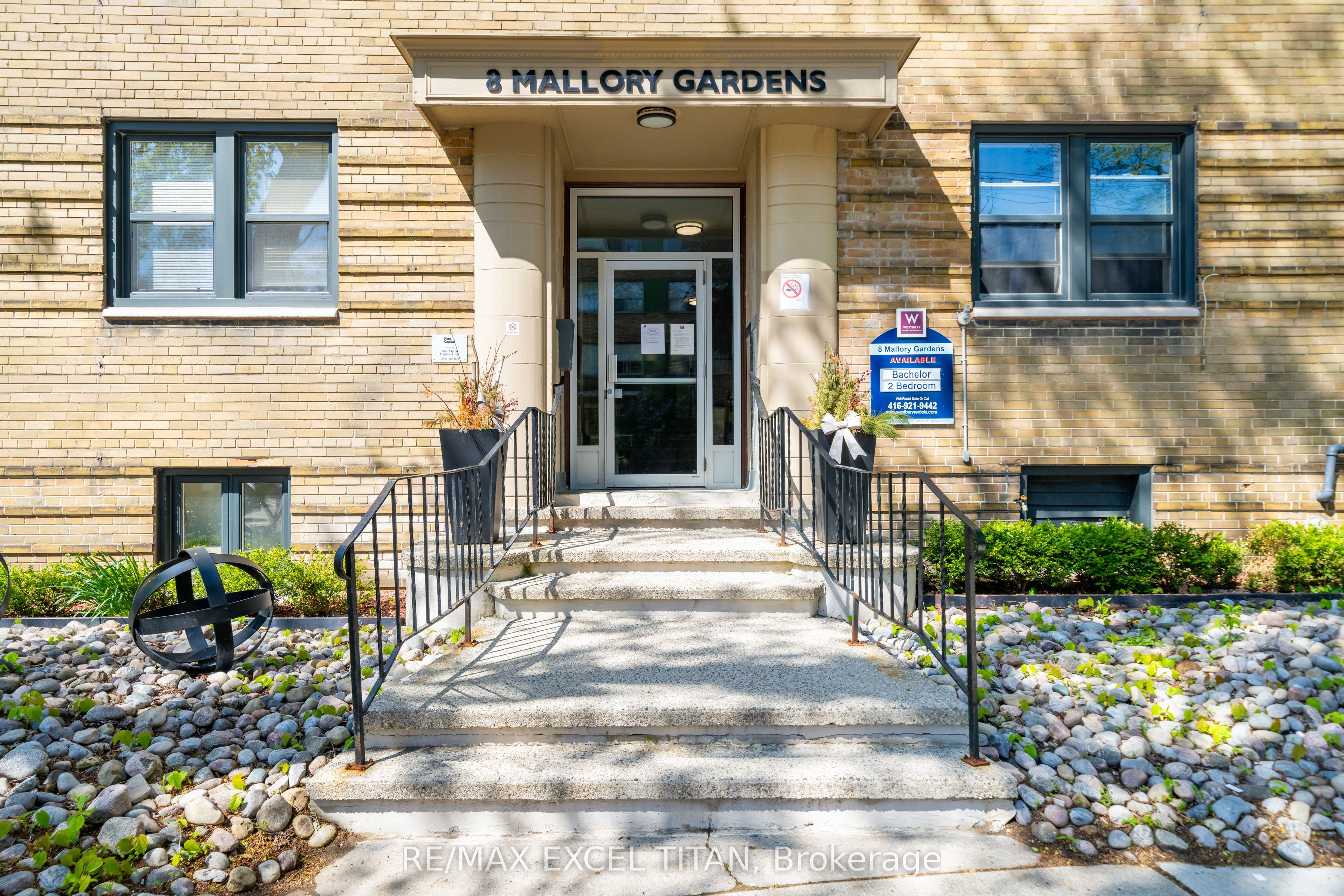 4-8 Mallory Gardens, Toronto, ON, M4V 2A6