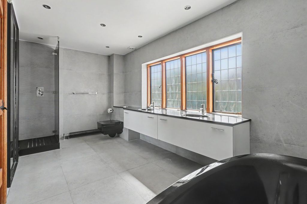 Additional image 25 of 5 bed detached house for saleShopland Hall Road, Rochford SS4