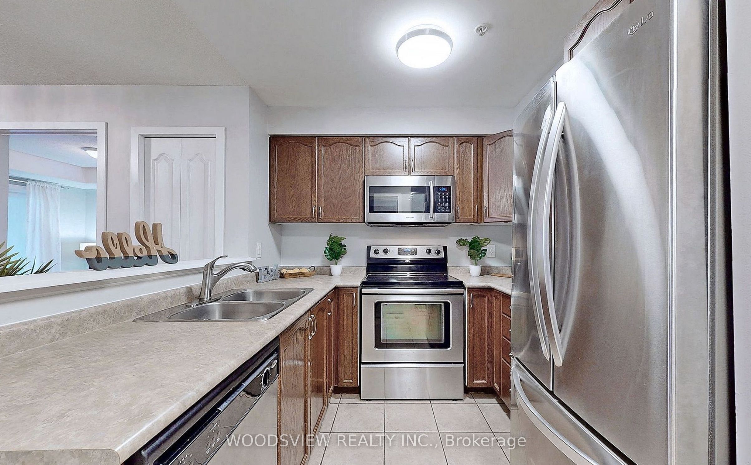 2308-6 Dayspring Circle, Brampton, ON, L6P 4A7 photo 3