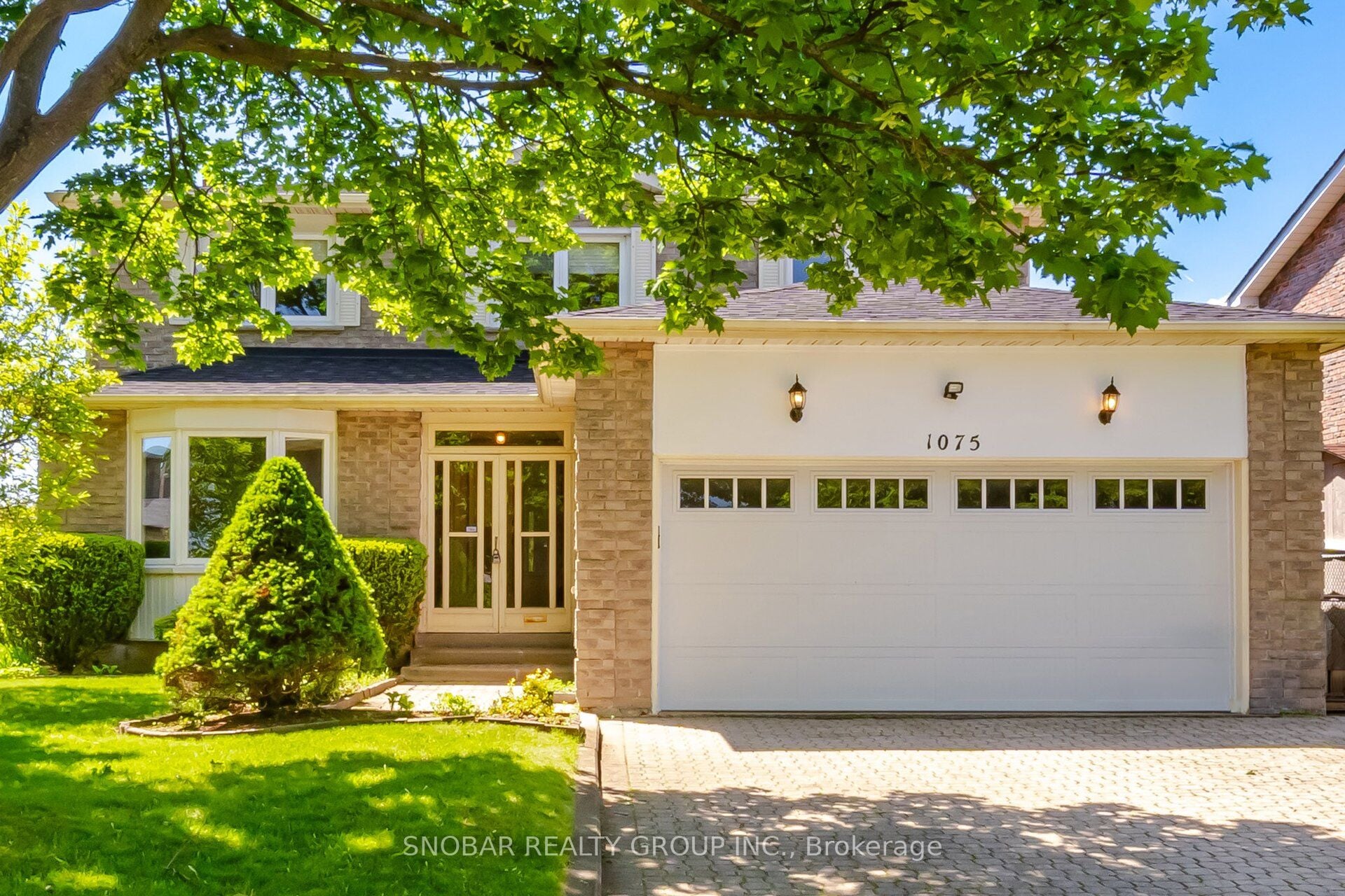 1075 Rowan Court, Mississauga, ON, L4W 3M7