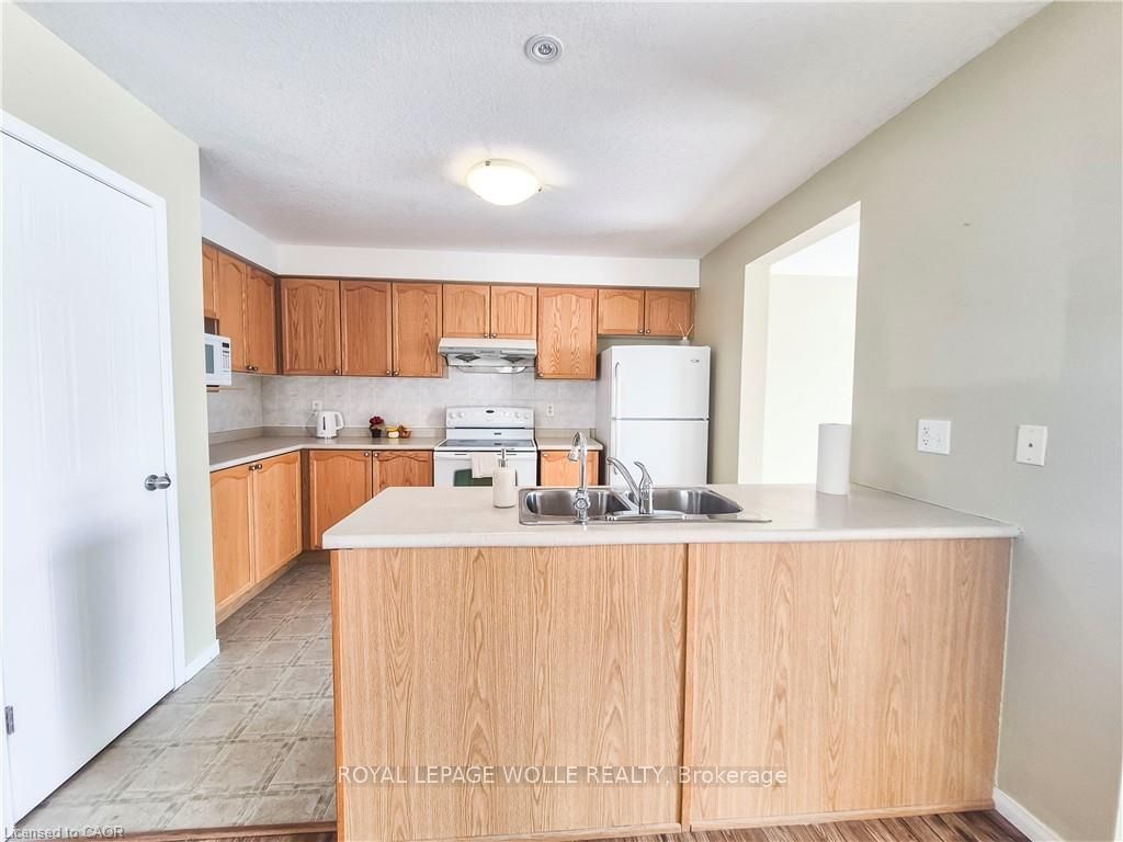 775 Karlsfeld Road, Waterloo, ON, N2T 2X2 photo 2