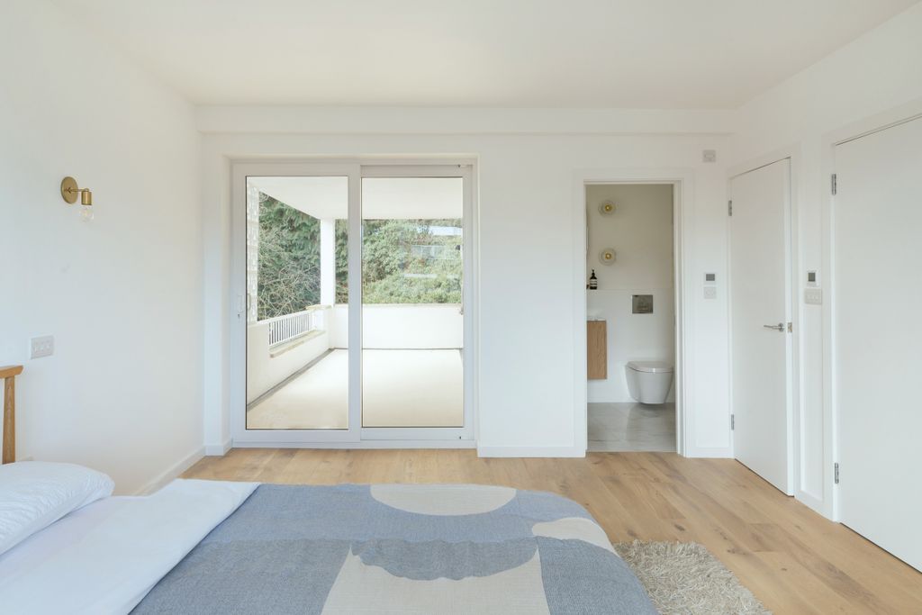 Additional image 17 of 3 bed flat for saleDarnhills, Radlett, Hertfordshire WD7
