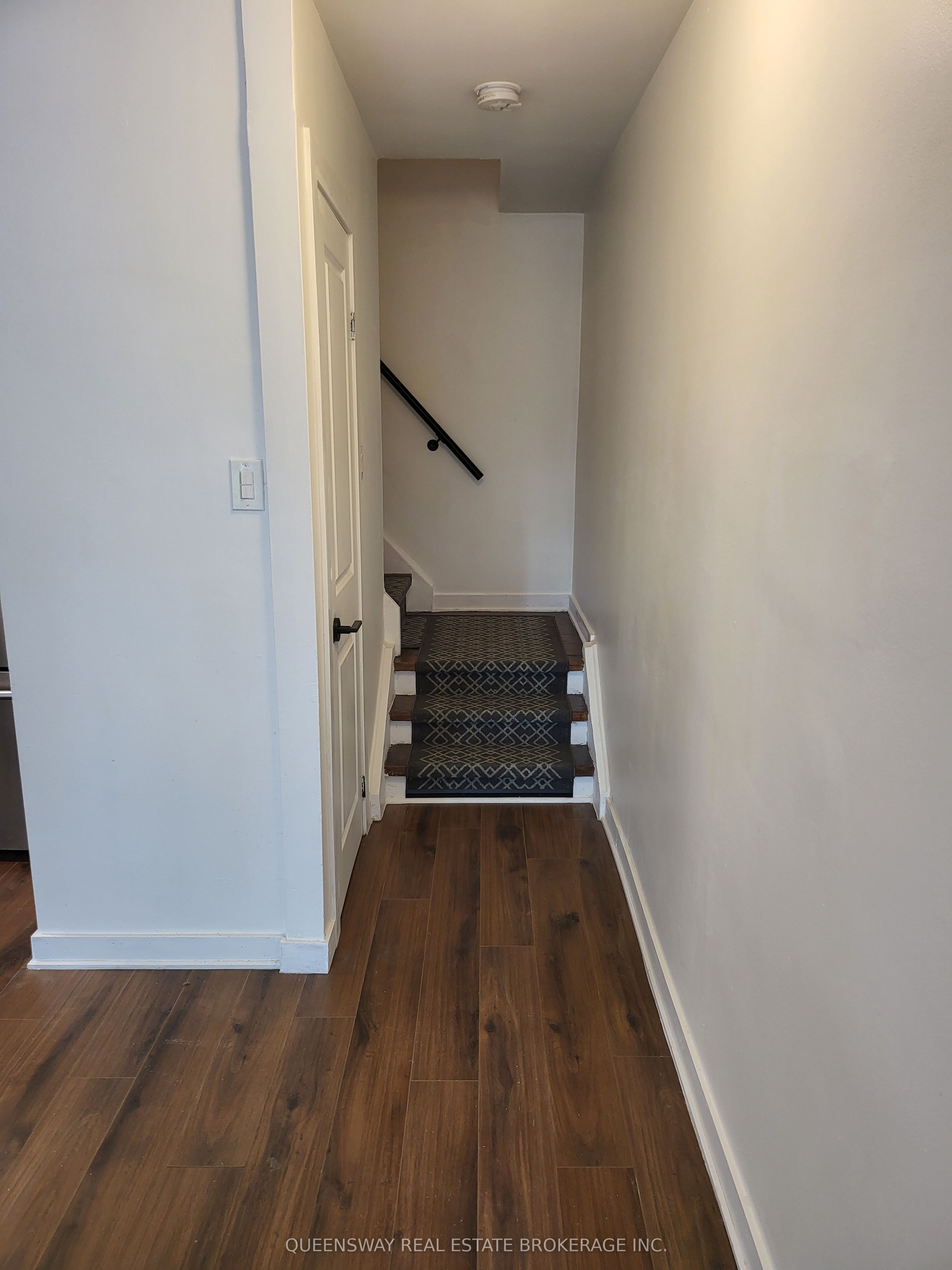 Additional image 4 of 2-965 Eglinton Avenue W, Toronto, ON, M6C 2C4