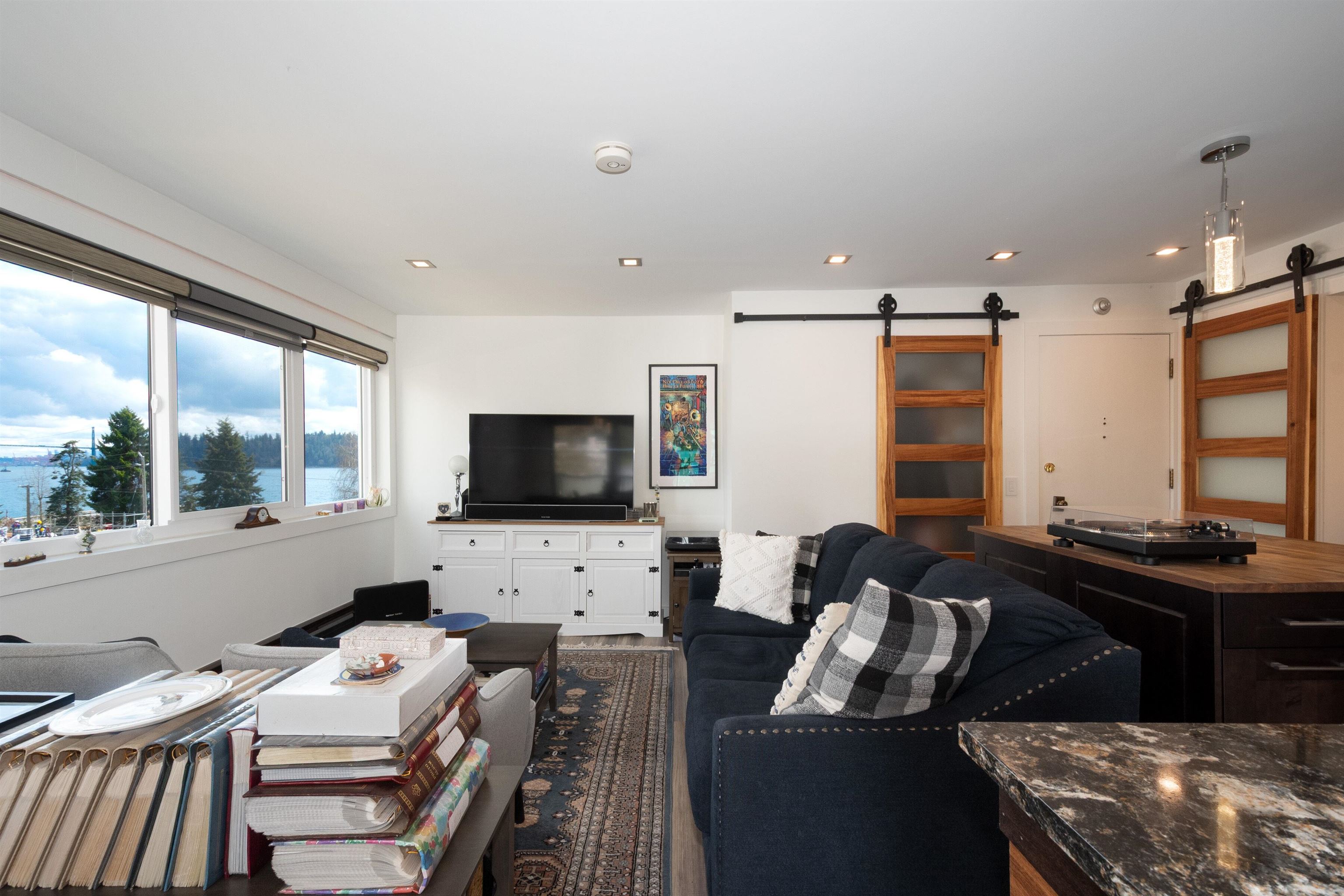 303-1845 Bellevue Avenue, West Vancouver, BC, V7V 1B2