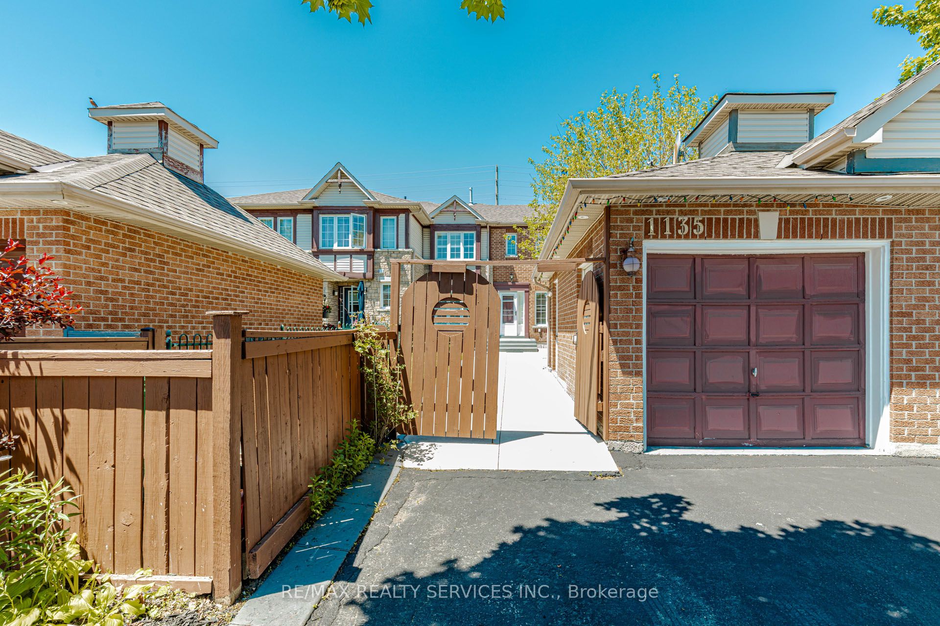 1135 Bellarosa Lane, Mississauga, ON, L5V 1L3