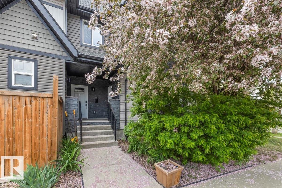 3-7210 96 Street NW, Edmonton, AB, T6E1B3
