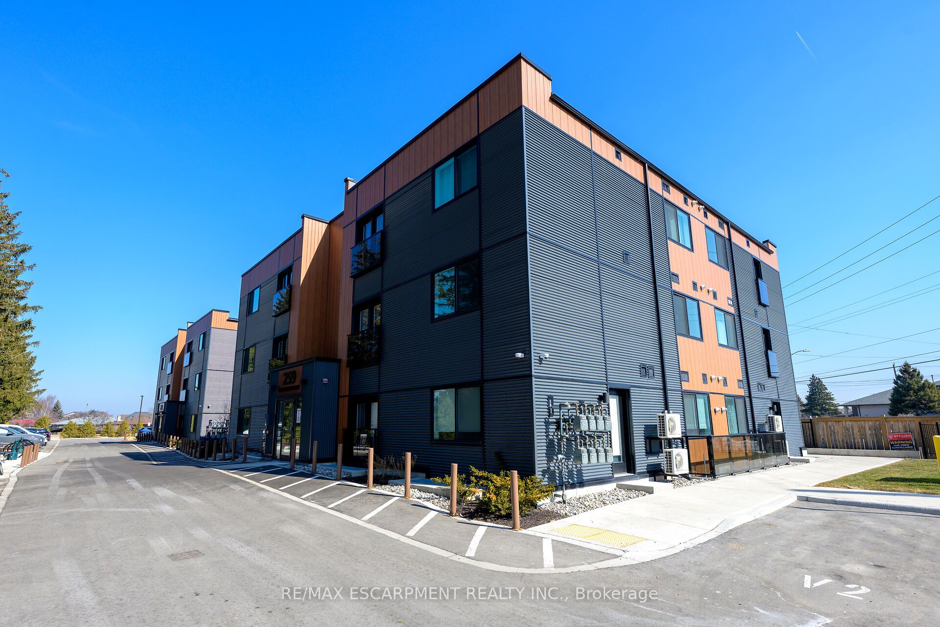 Additional image 3 of 302-261 King Street E, Hamilton, ON, L8G 1L9