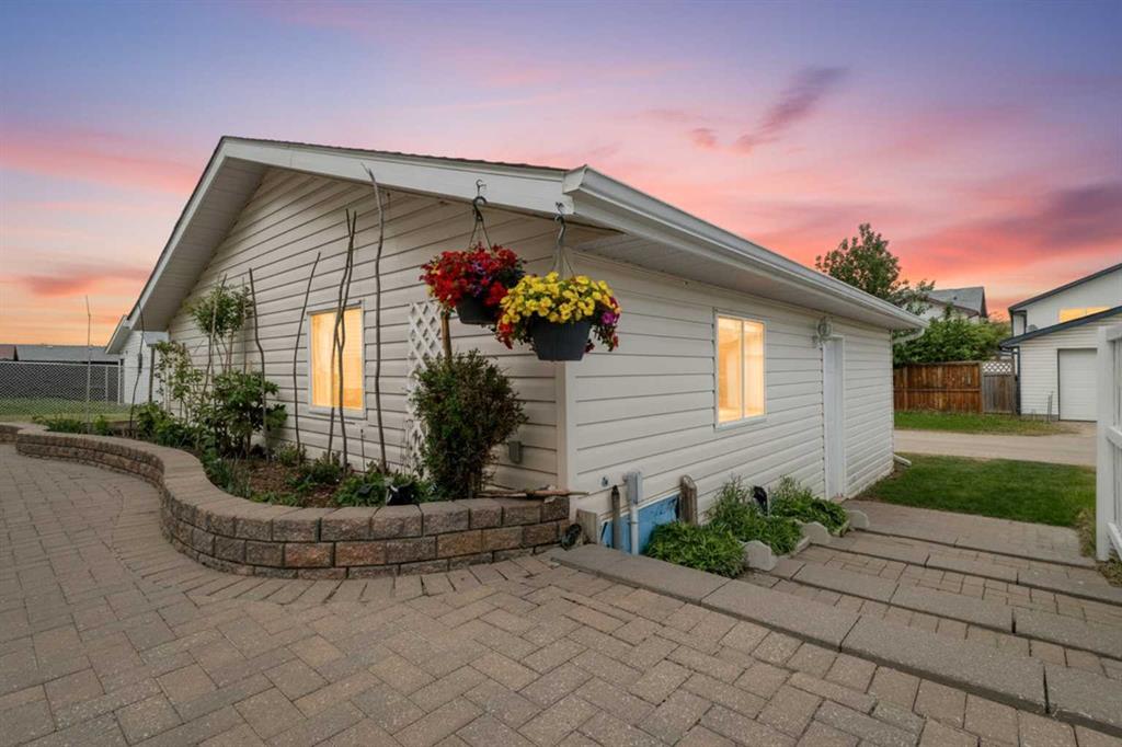 131 Deschner Close, Red Deer, AB, T4R 3C4 photo 3