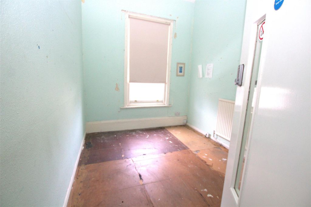 Additional image 12 of 6 bed terraced house for saleStation Road, Redcar TS10