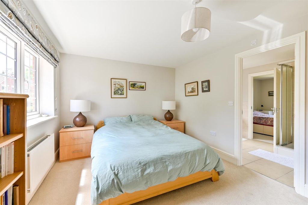 Additional image 16 of 5 bed detached house for saleWellswood Gardens, Reading RG1