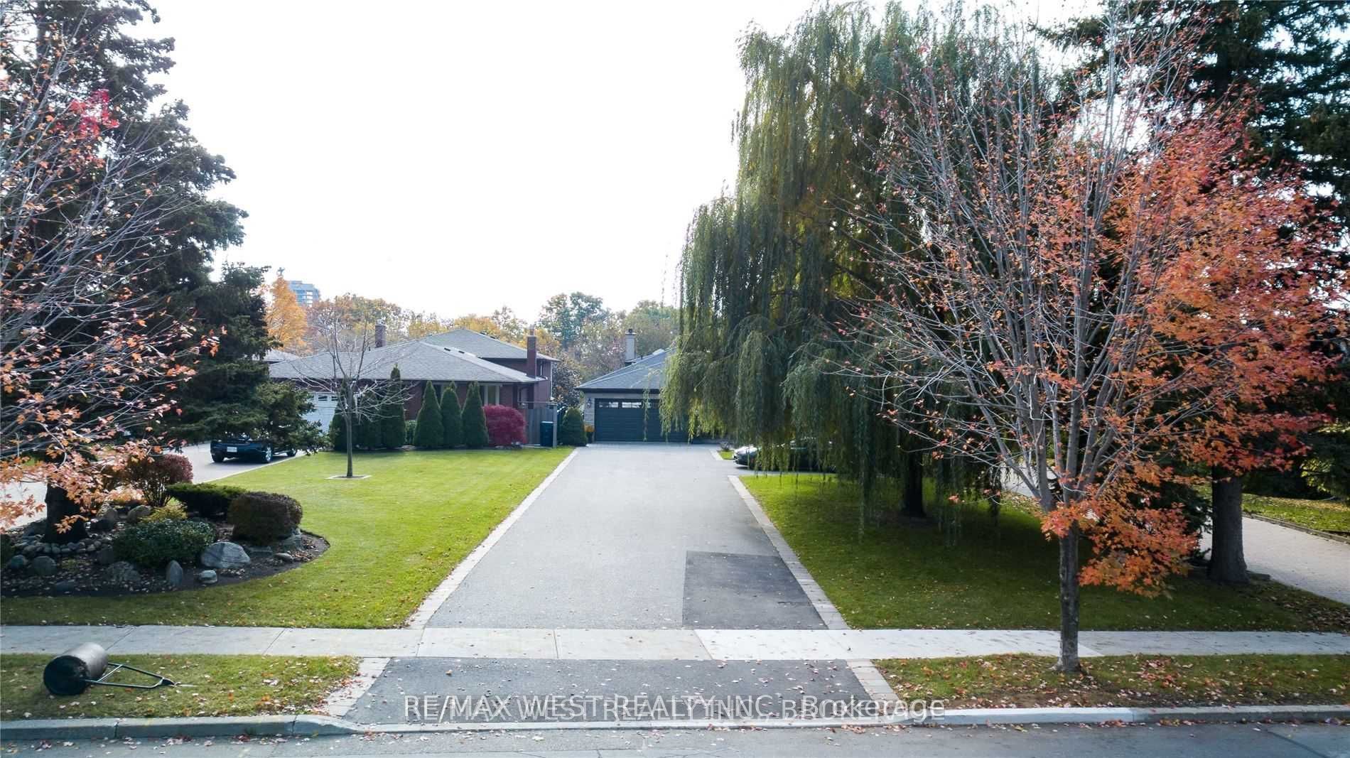 Additional image 2 of 393 Maple Leaf Drive, Toronto, ON, M6L 1P4
