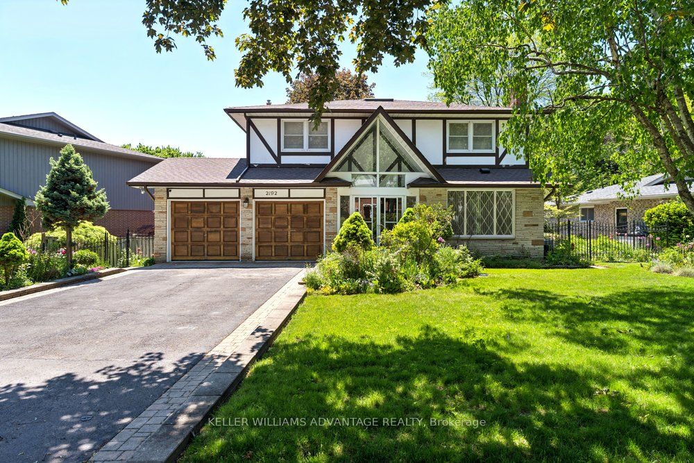 2192 Castlestone Court, Mississauga, ON, L5B 1Y1