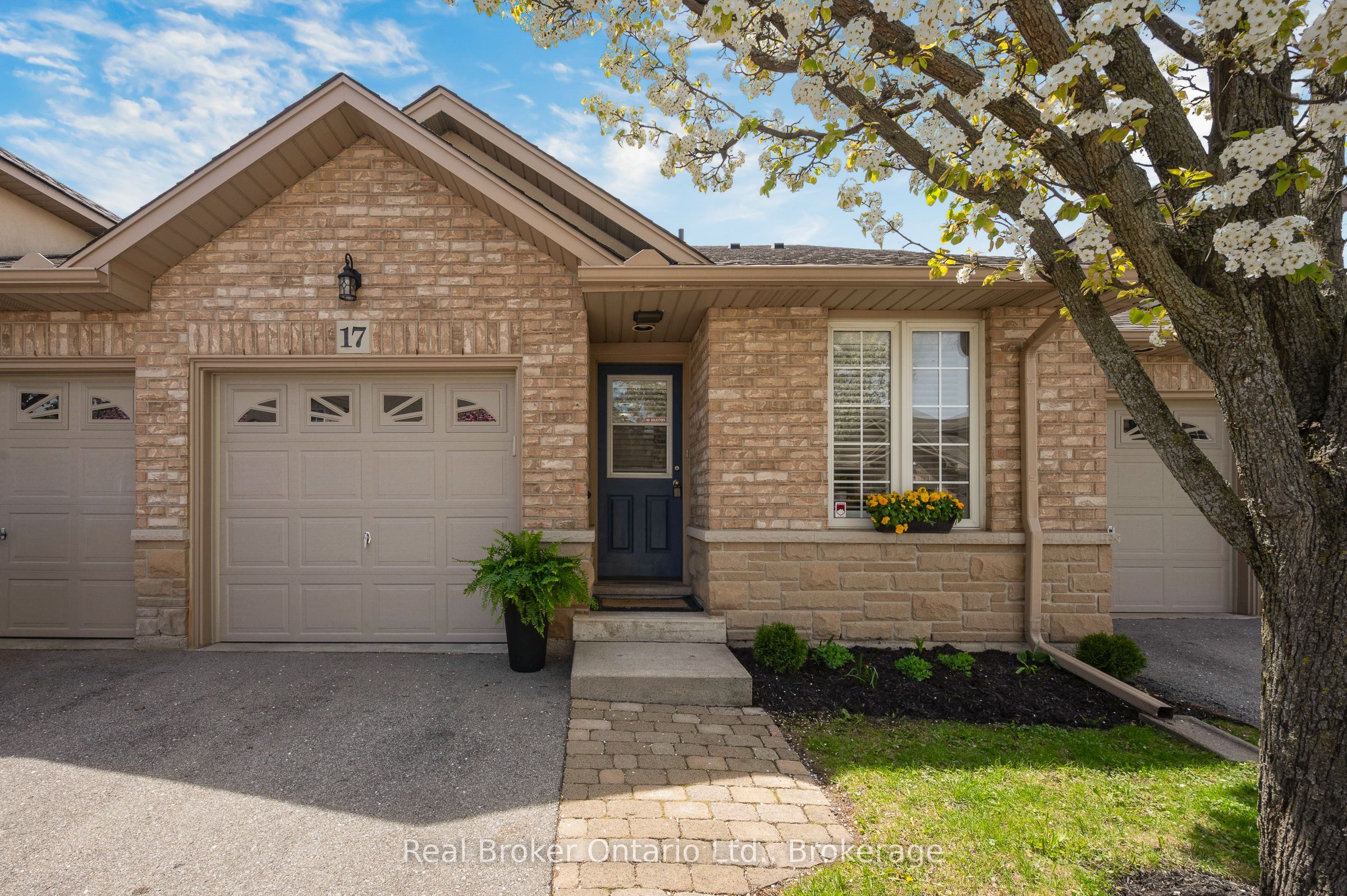 17-751 Rymal Road W, Hamilton, ON, L9B 2Y3