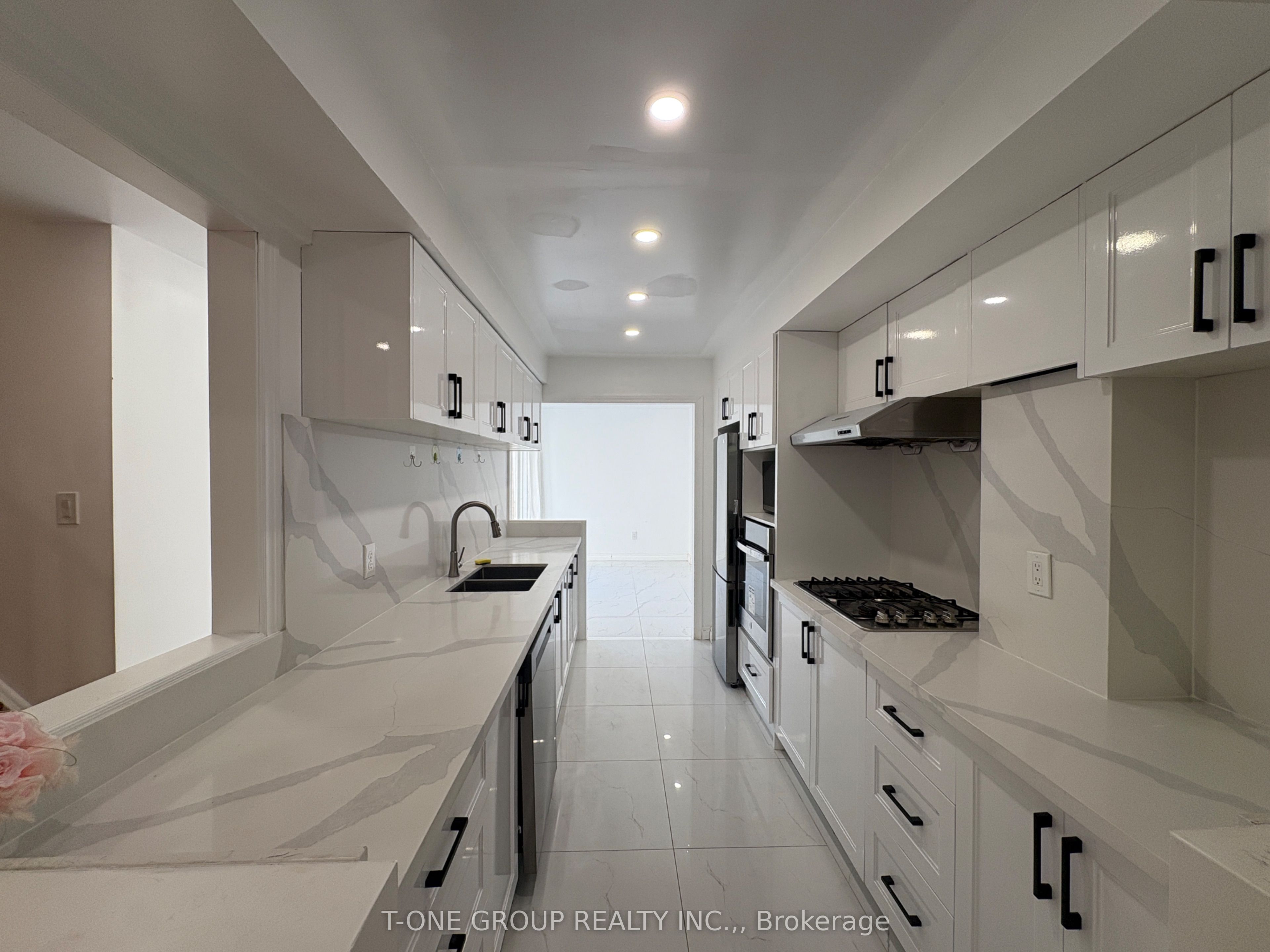 49 Ambercroft Boulevard, Toronto, ON, M1W 2Z6