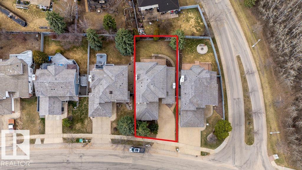 956 Ogilvie Boulevard NW, Edmonton, AB, T6R1K8 photo 3