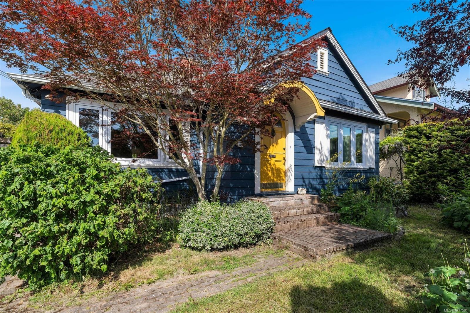 16 Lotus Street, Victoria, BC, V9A 1P4