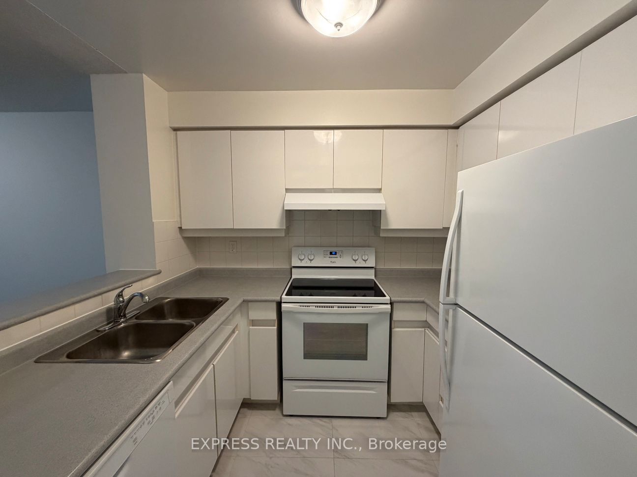 207-942 Yonge Street, Toronto, ON, M4W 3S8 photo 2
