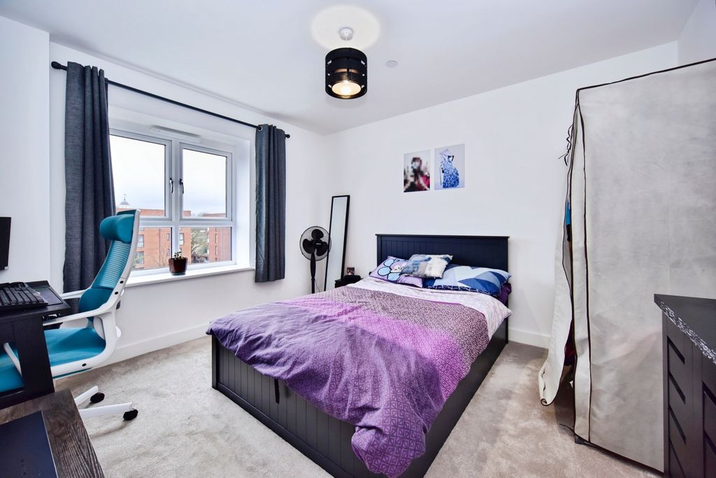 Additional image 10 of 2 bed flat for sale2 Glenway Road, Rochester ME1