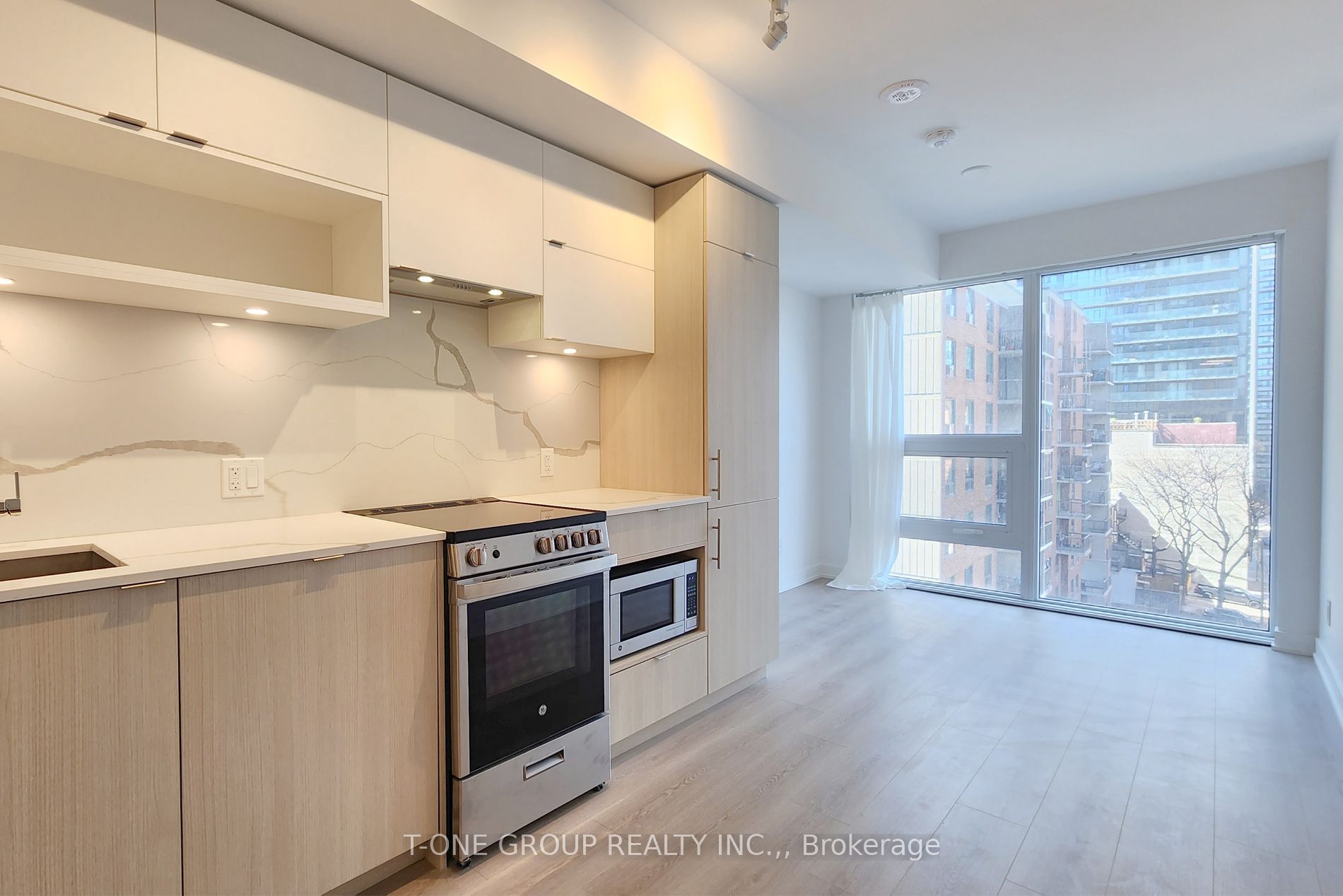 802-100 Queen Street E, Toronto, ON, M5C 0B5 photo 3