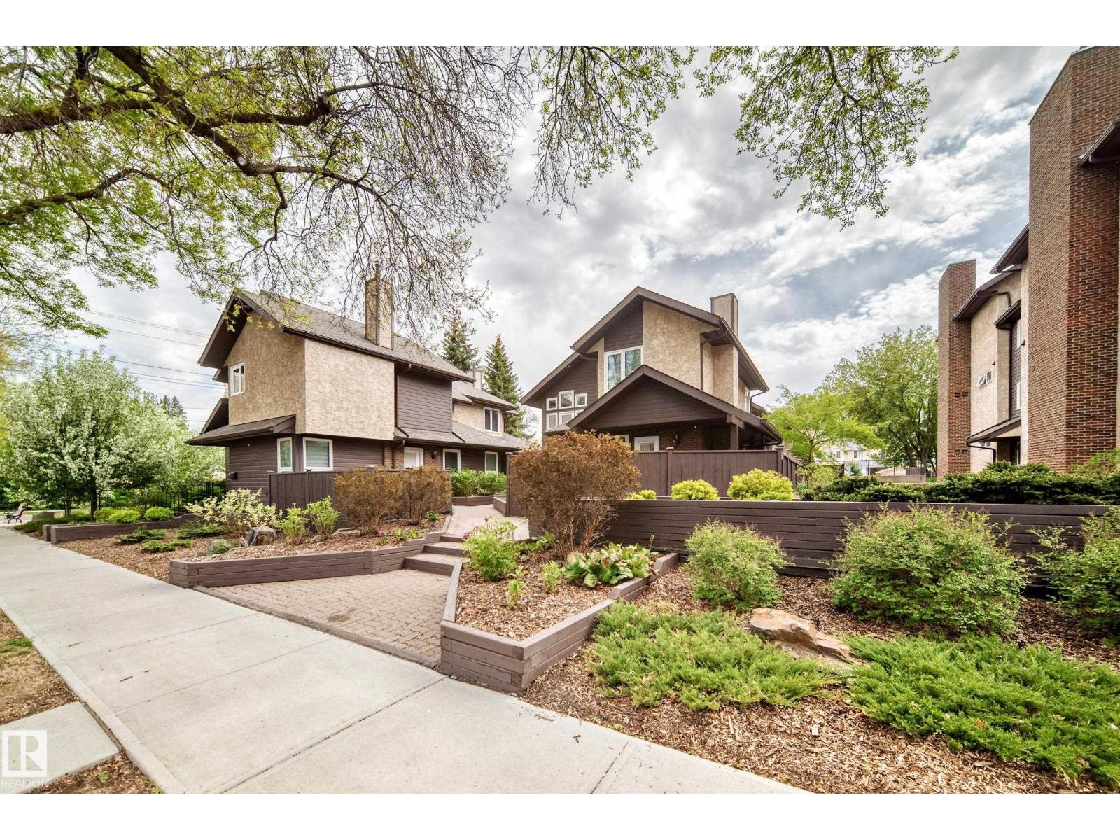 7930 111 Street NW, Edmonton, AB, T6G2R2 photo 2
