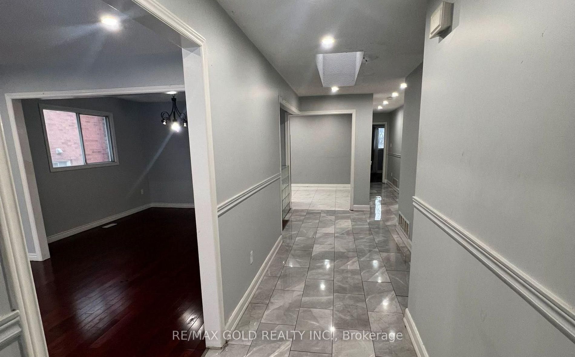 43 Moore Street, Brampton, ON, L6X 1V2 photo 2