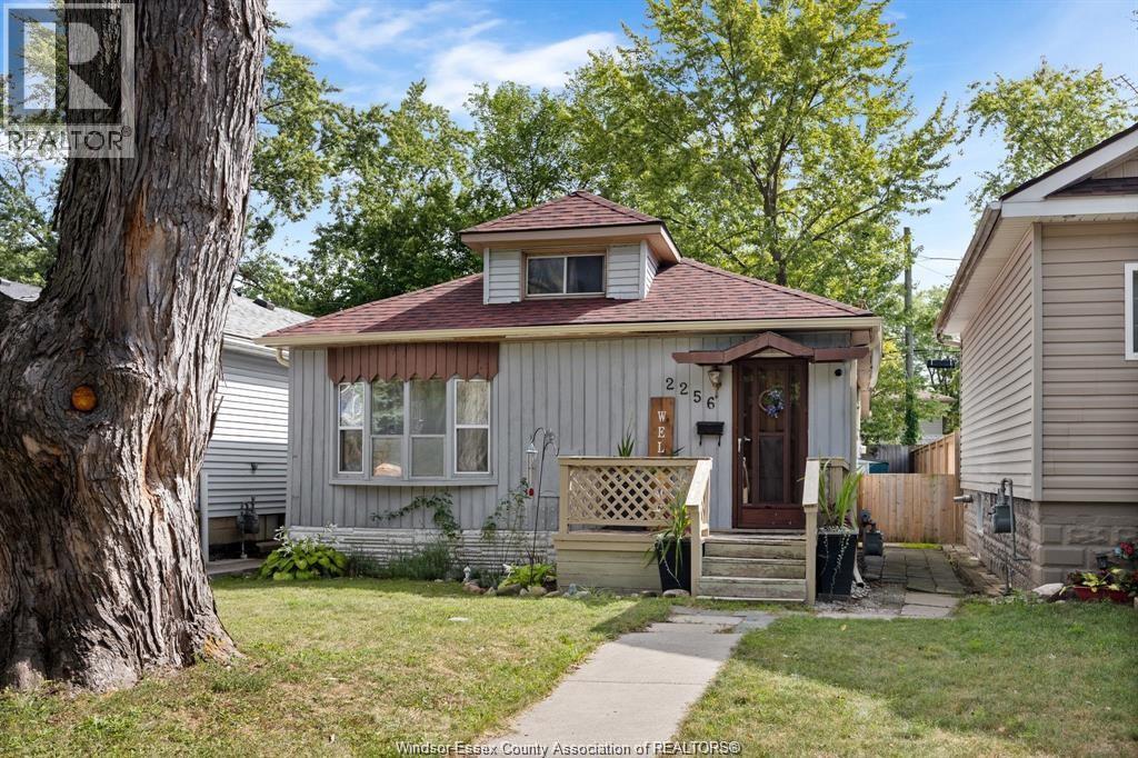 2256 Church , Windsor, ON, N8X1V9