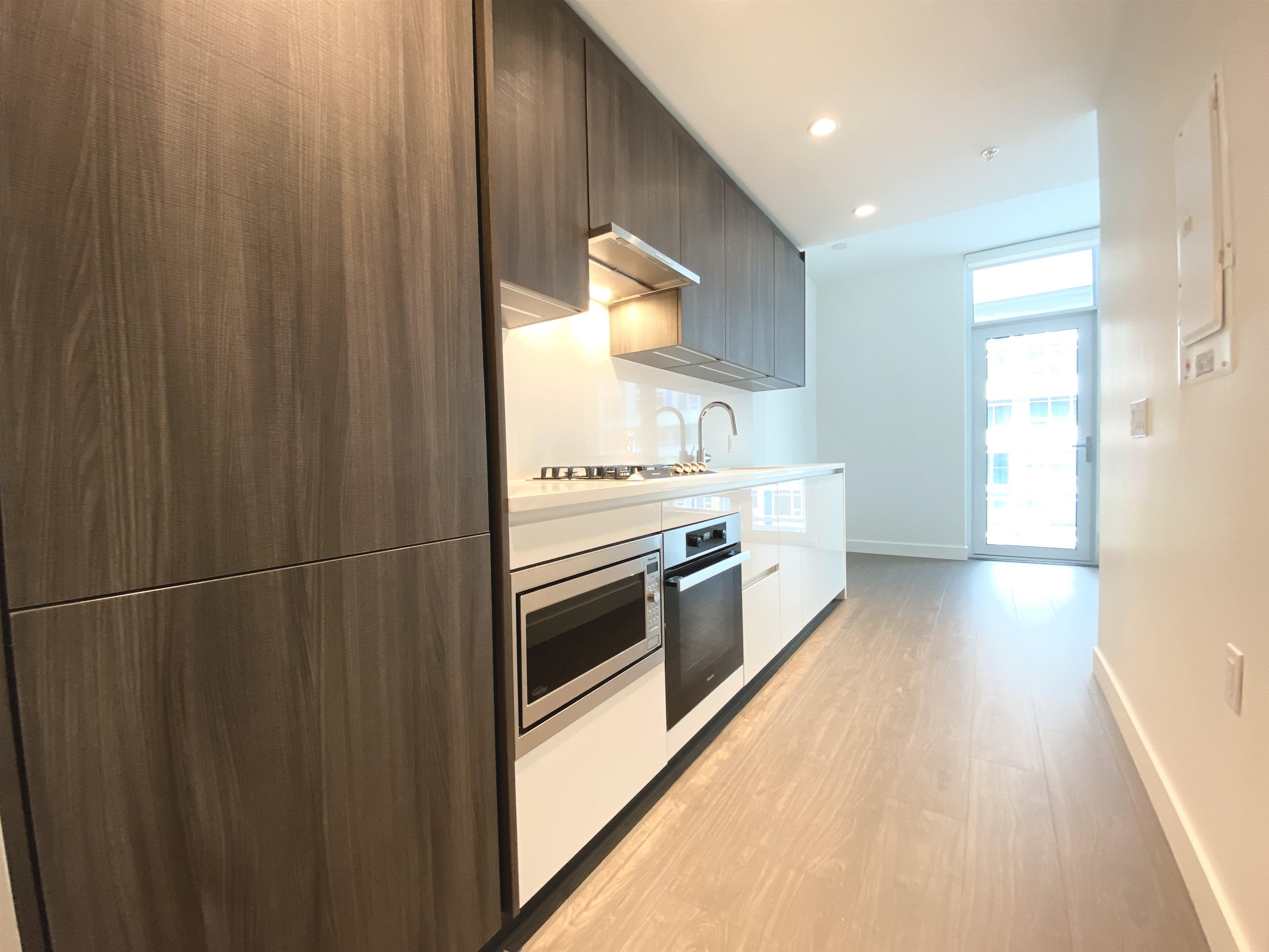 10xx-6320 No 3 Road, Richmond, BC, V6Y 0L5