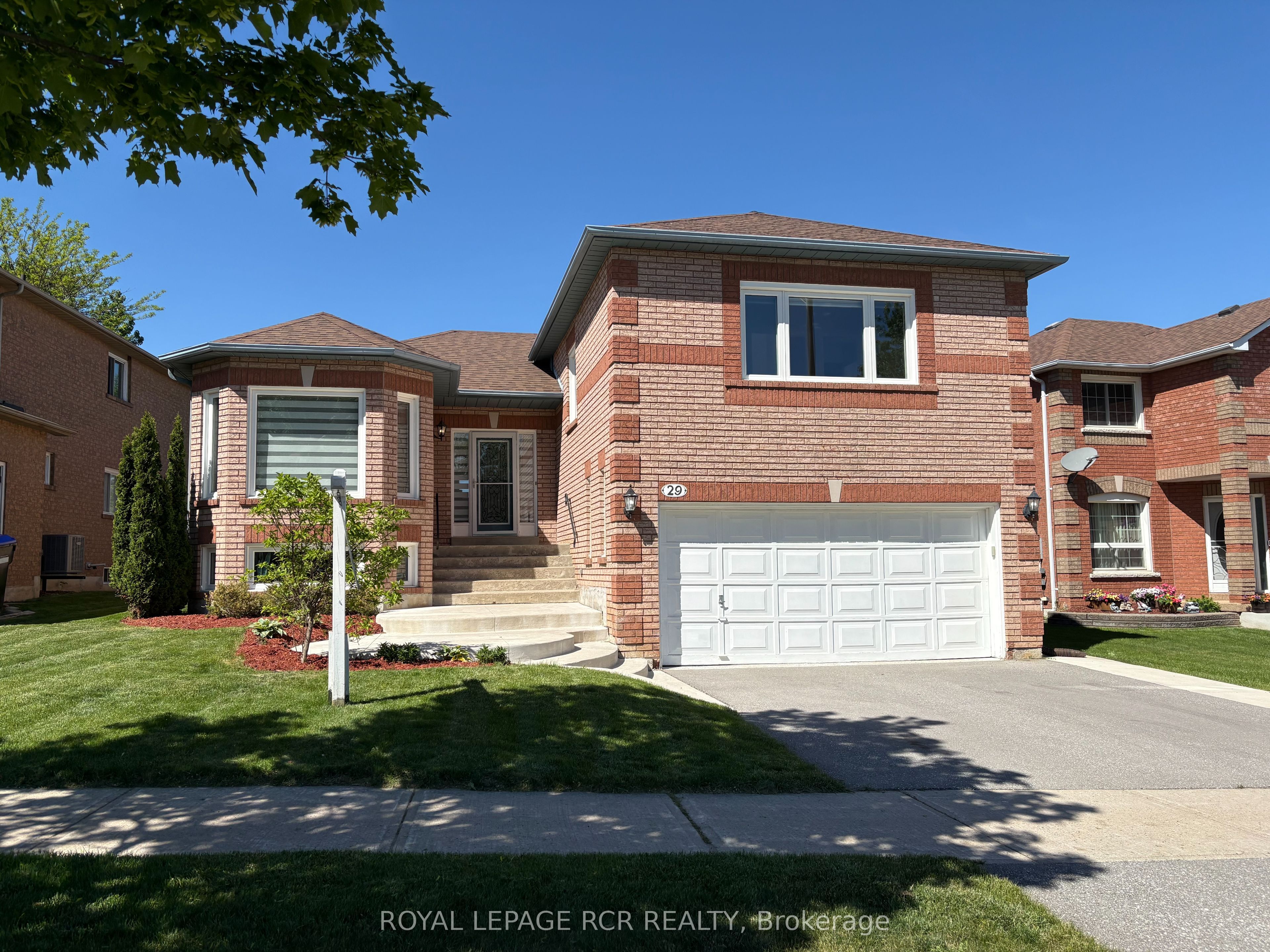 29 Depeuter Crescent, Bradford West Gwillimbury, ON, L3Z 3A3
