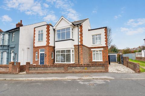 Knowsley Road, East Cosham PO6