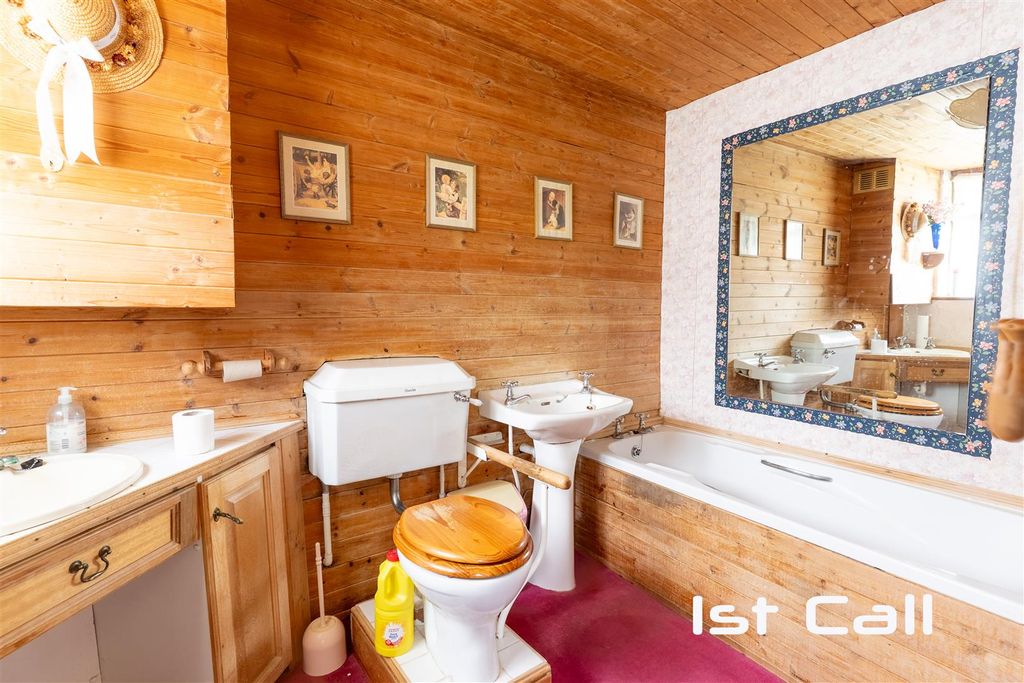 Additional image 13 of 2 bed detached bungalow for saleThe Chase, Rochford SS4