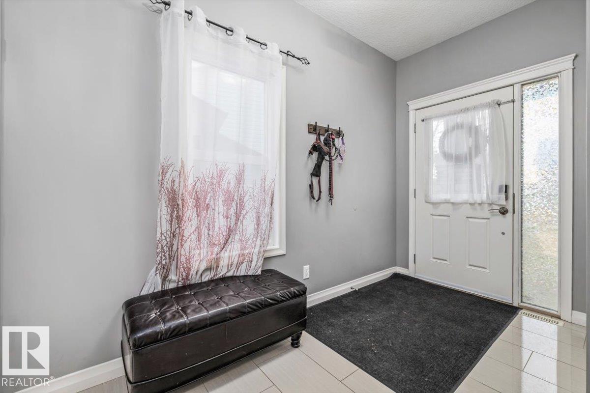 22933 94a Avenue NW, Edmonton, AB, T5T7B5 photo 2