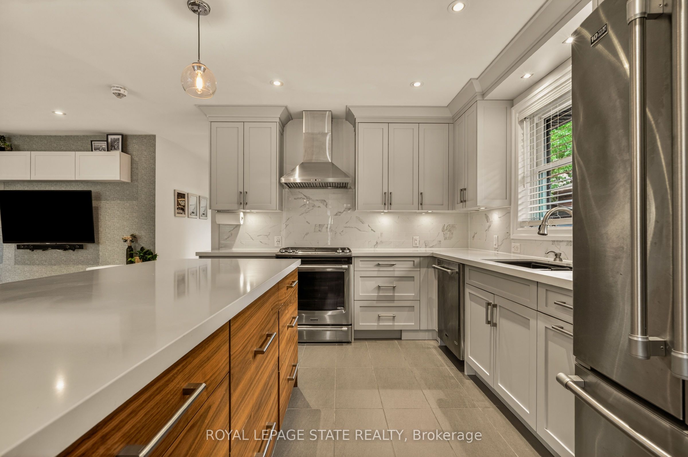 1396 Niels Avenue, Burlington, ON, L7P 2E4 photo 3