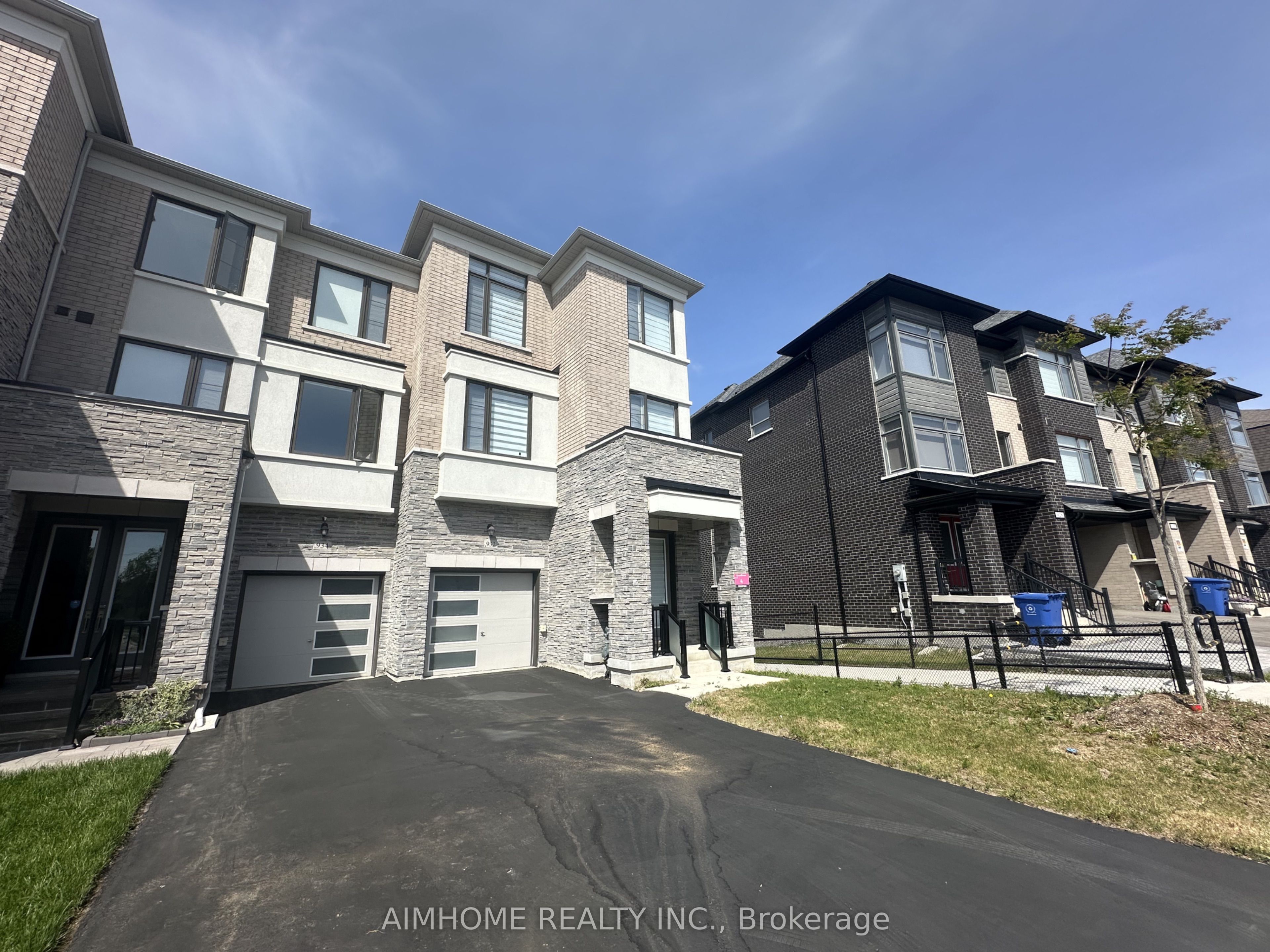 Additional image 2 of 932 Isaac Phillips Way, Newmarket, ON, L3X 0M7