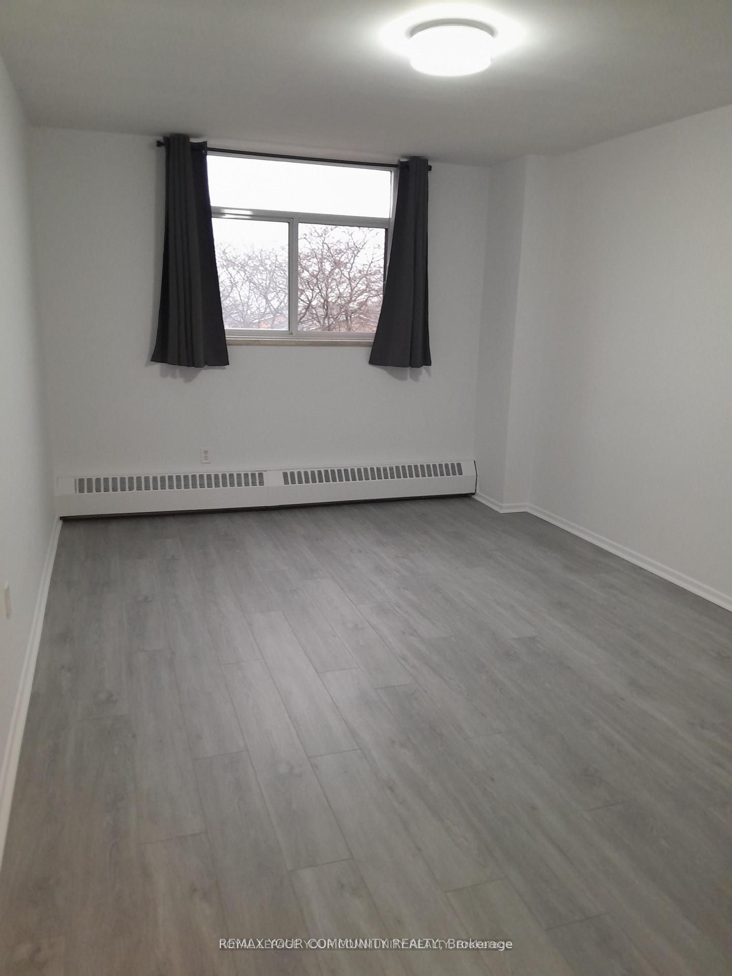 404-5 Frith Road, Toronto, ON, M3N 2L5 photo 2