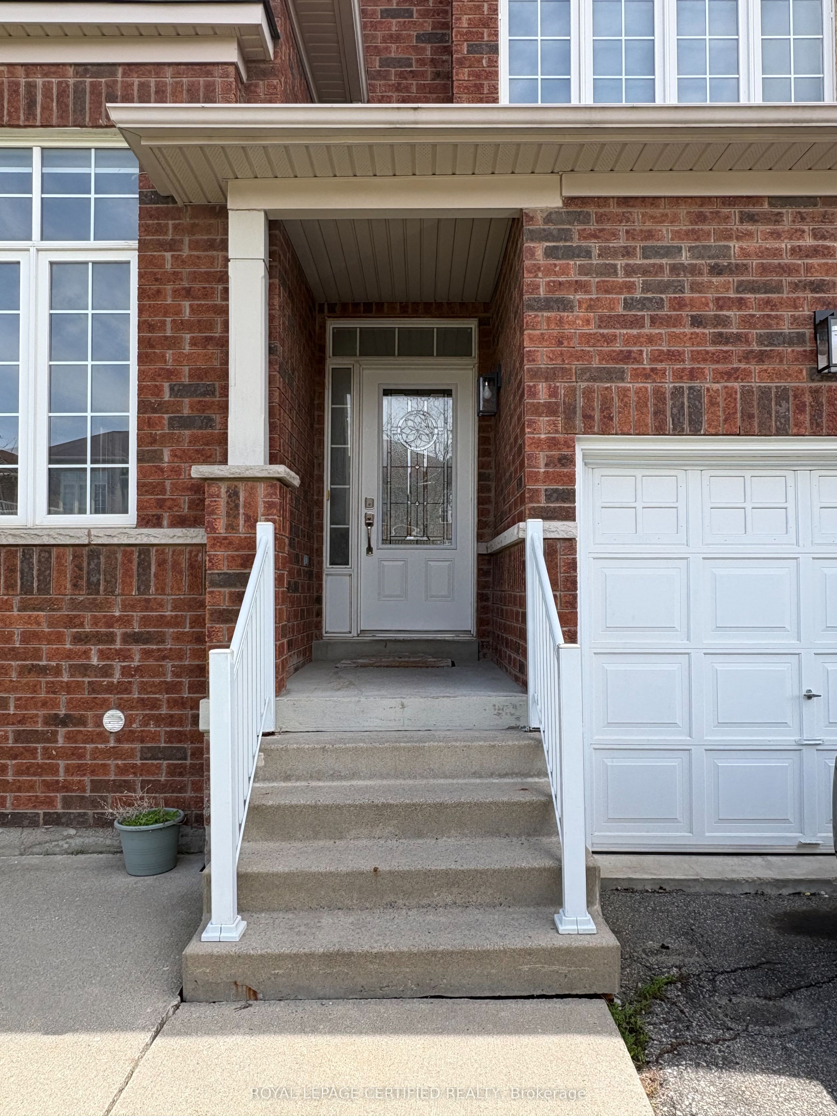 39 Blazing Star Drive, Brampton, ON, L6R 3E7 photo 2