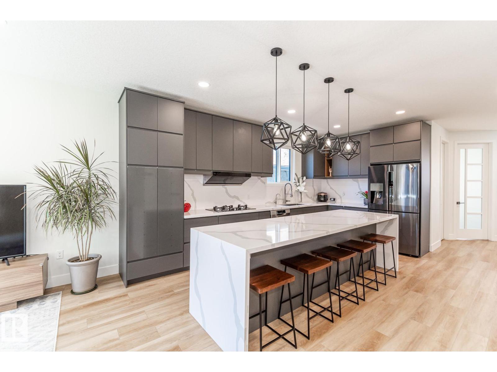 11445 79 Avenue NW, Edmonton, AB, T6G0P5 photo 4