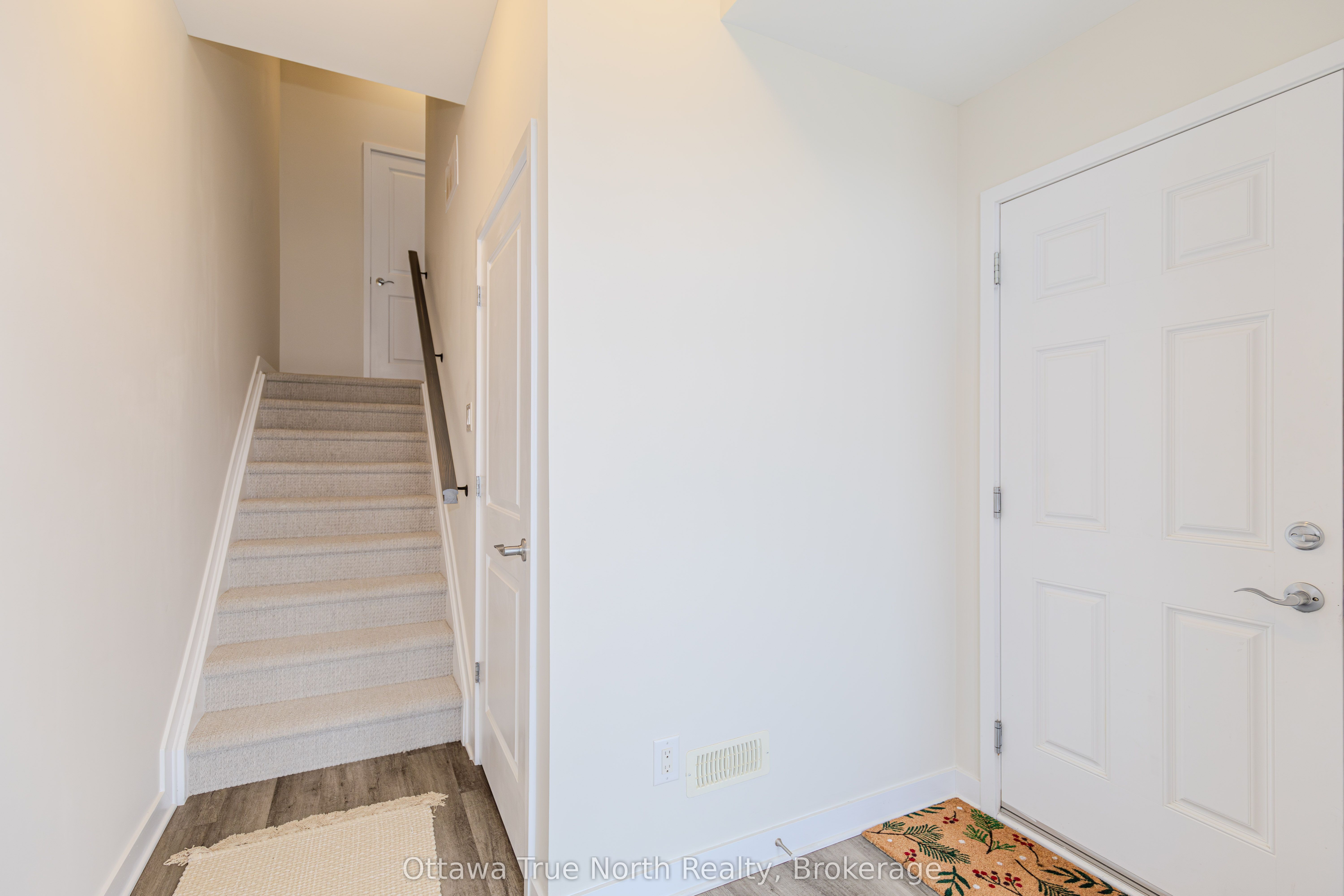 Additional image 3 of 53 Wicket Private, Ottawa, ON, K2V 0S6
