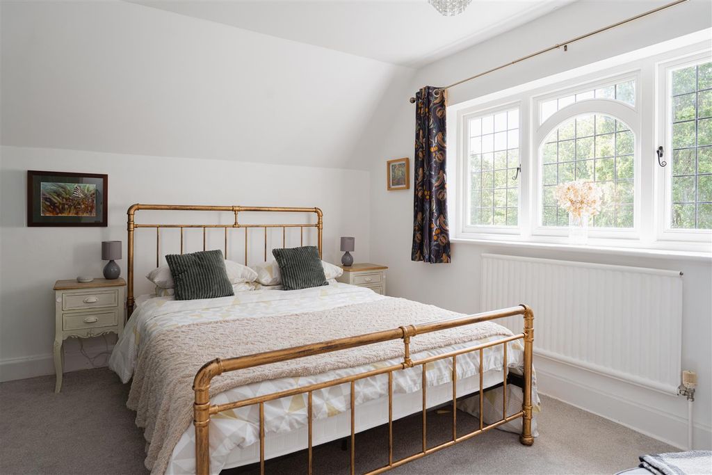 Additional image 14 of 4 bed detached house for salePendleton Road, Redhill RH1
