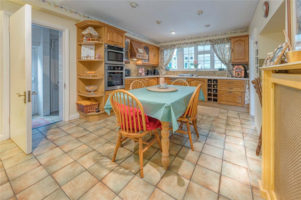 Additional image 3 of 6 bed detached house for saleNewlands Avenue, Radlett, Hertfordshire WD7
