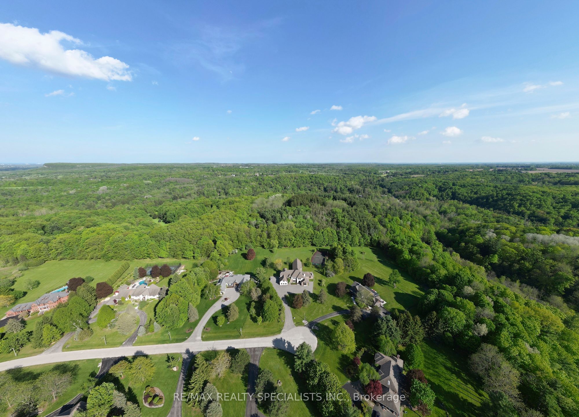 6399 Chelsea Road, Burlington, ON, L7P 0M8 photo 3