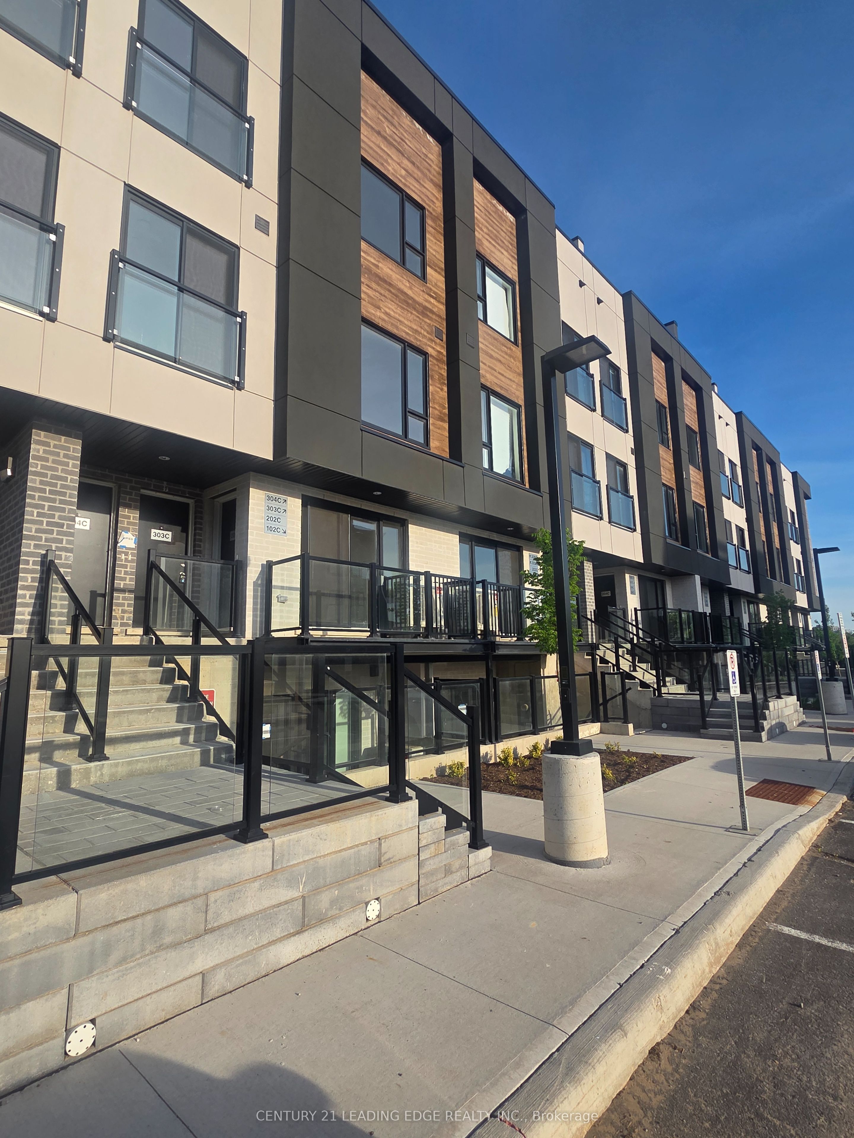16-102C Melbourne Avenue, St. Catharines, ON, L2P 3J8
