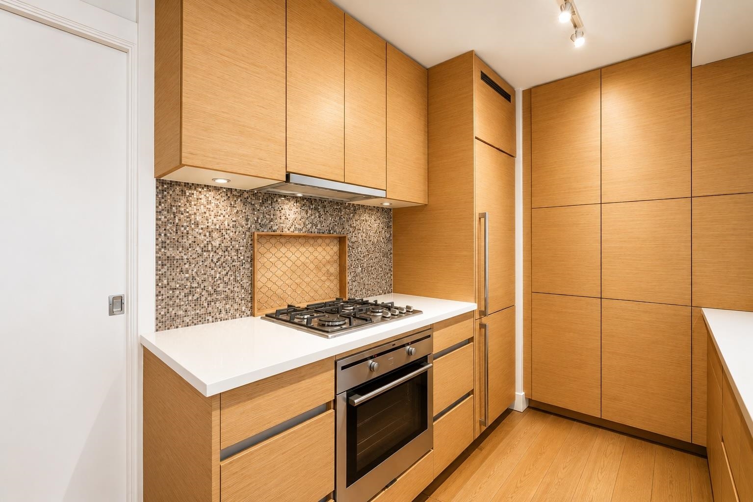 Additional image 3 of 1901-565 Smithe Street, Vancouver, BC, V6B 0E4