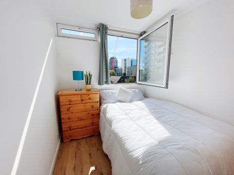 Whitechapel Road, London E1, Room to rent