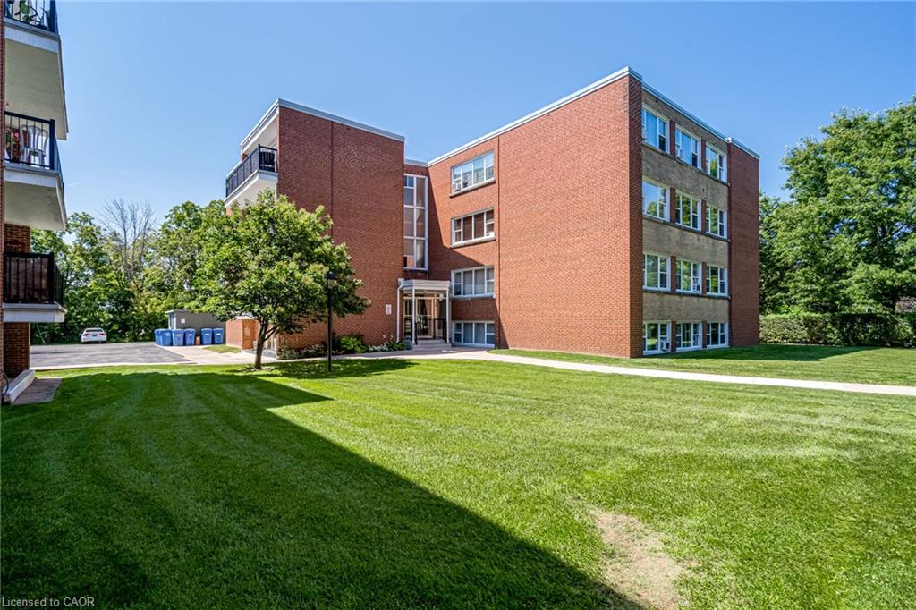 403-2052 Courtland Drive, Burlington, ON, L7R 1R8