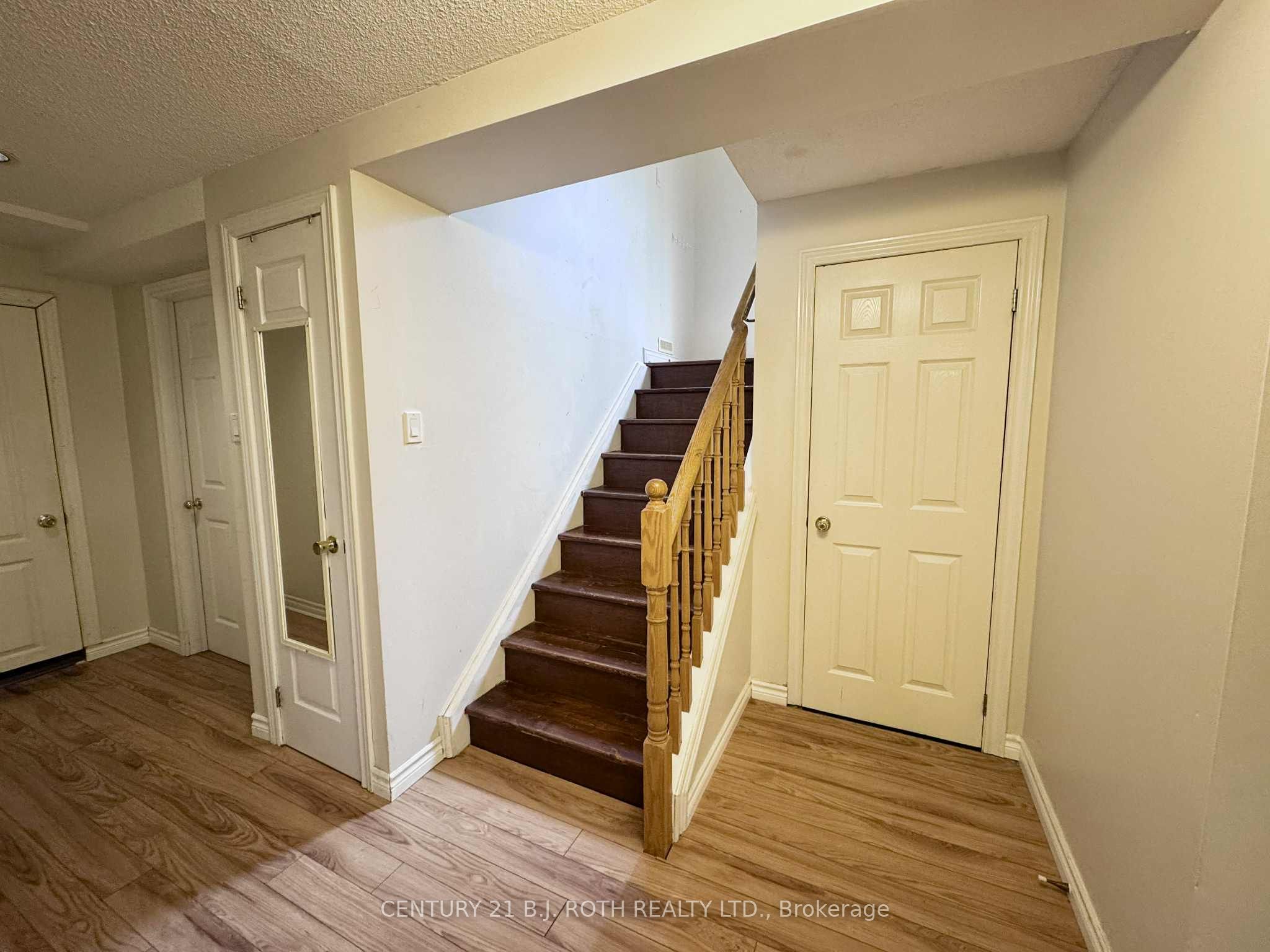 Lower-22 Mapleton Avenue, Barrie, ON, L4N 7M2 photo 4